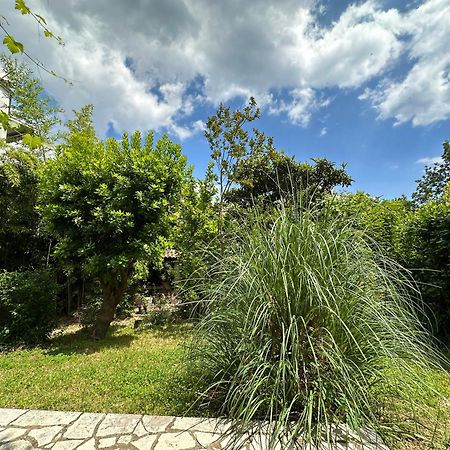 Appartamento Secret Garden House Laurana Esterno foto